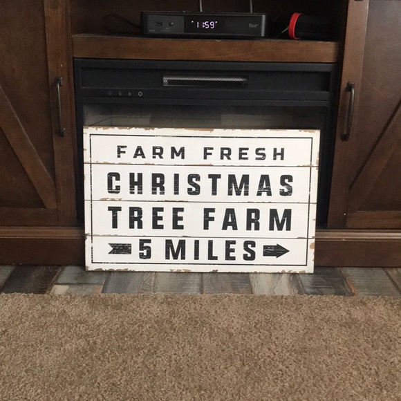 Sweet Water Decor Farm Fresh Christmas Tree Farm sign - Picture 3 of 8
